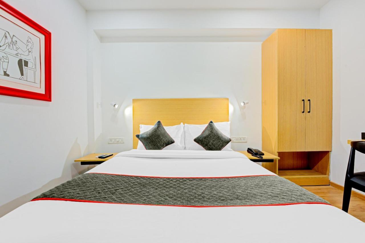 Oyo Townhouse 74871 Thoraipakkam Otel Chennai Dış mekan fotoğraf