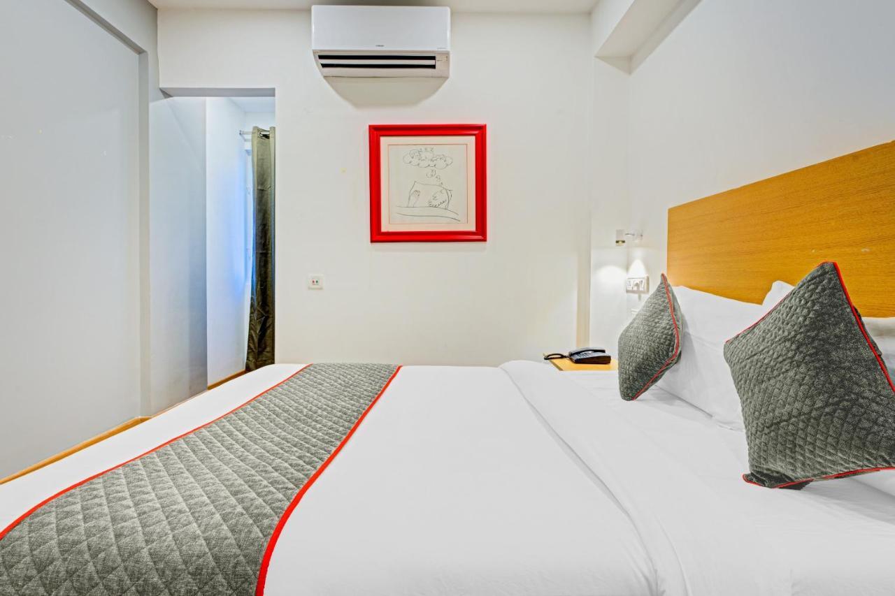 Oyo Townhouse 74871 Thoraipakkam Otel Chennai Dış mekan fotoğraf